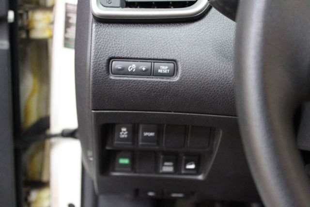 Used 2015 Nissan Rogue SV AWD/4WD image 13