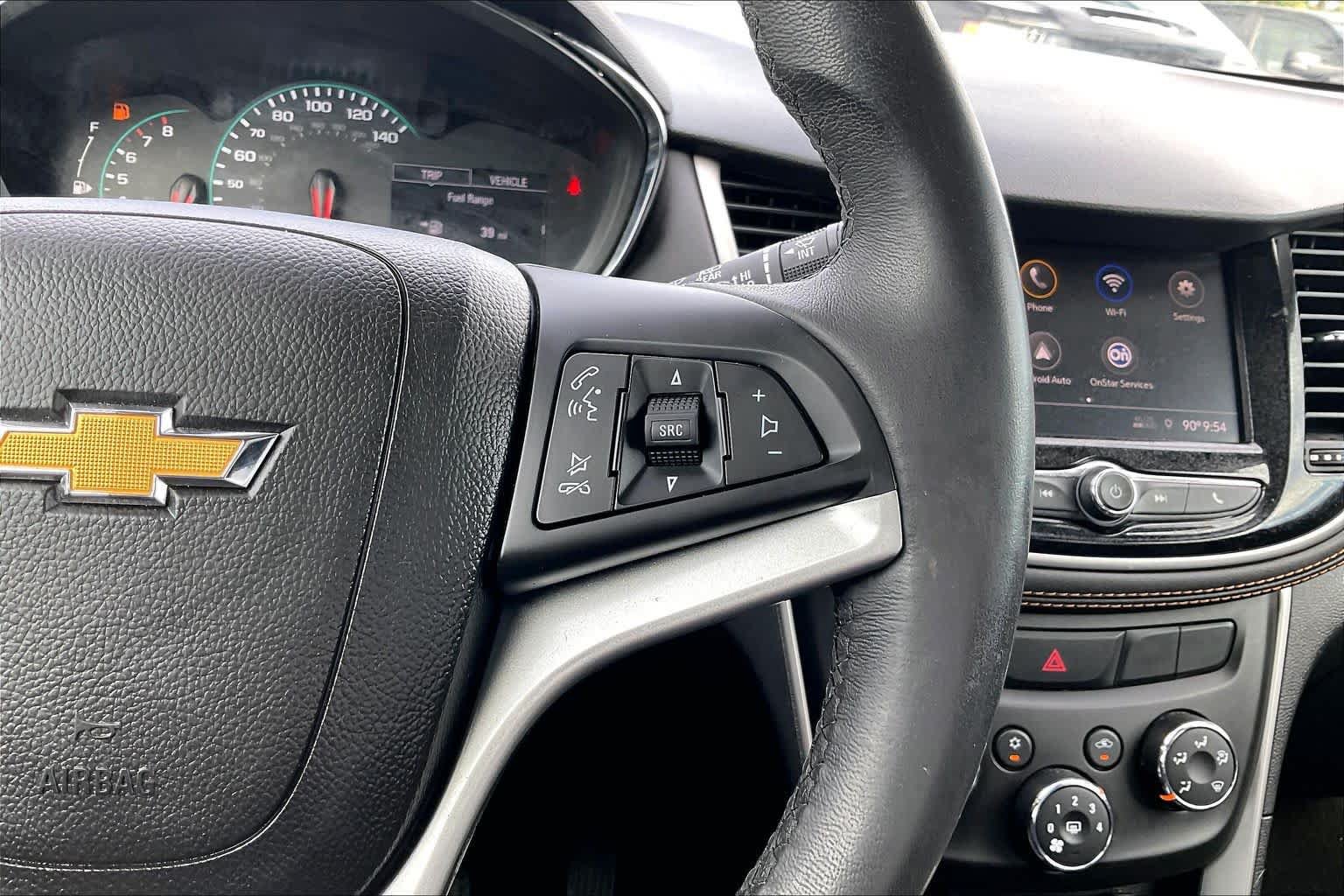 Used 2022 Chevrolet Trax LT w/ LT Convenience Package AWD/4WD image 24