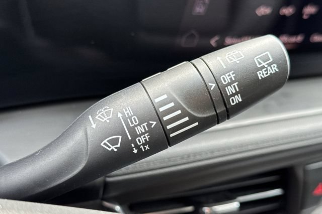 Used 2024 Buick Encore GX Sport Touring FWD image 39
