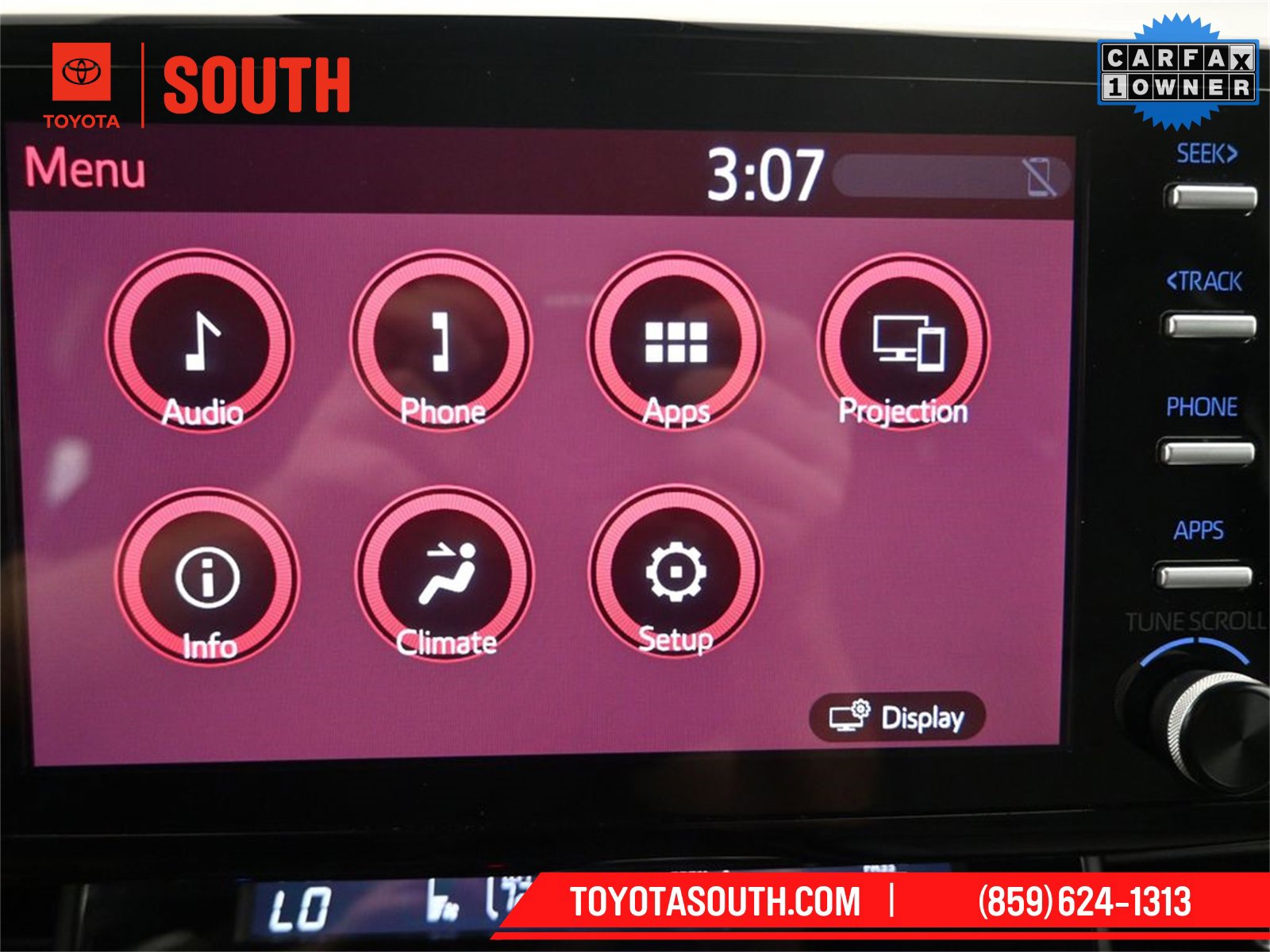 Used 2024 Toyota Sienna XLE image 12