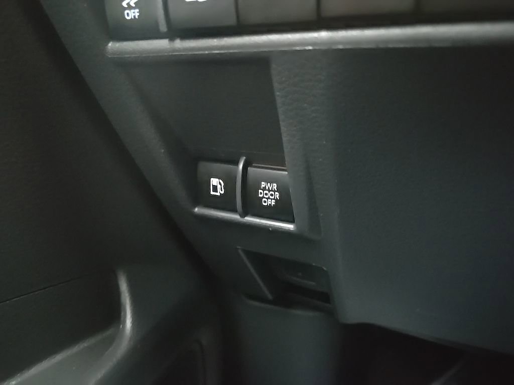 Used 2024 Toyota Sienna XLE image 41