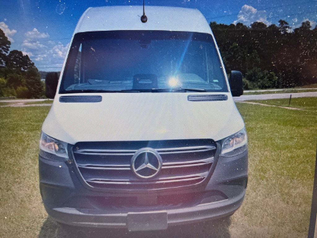 Used 2025 Mercedes-Benz Sprinter 2500 image 5
