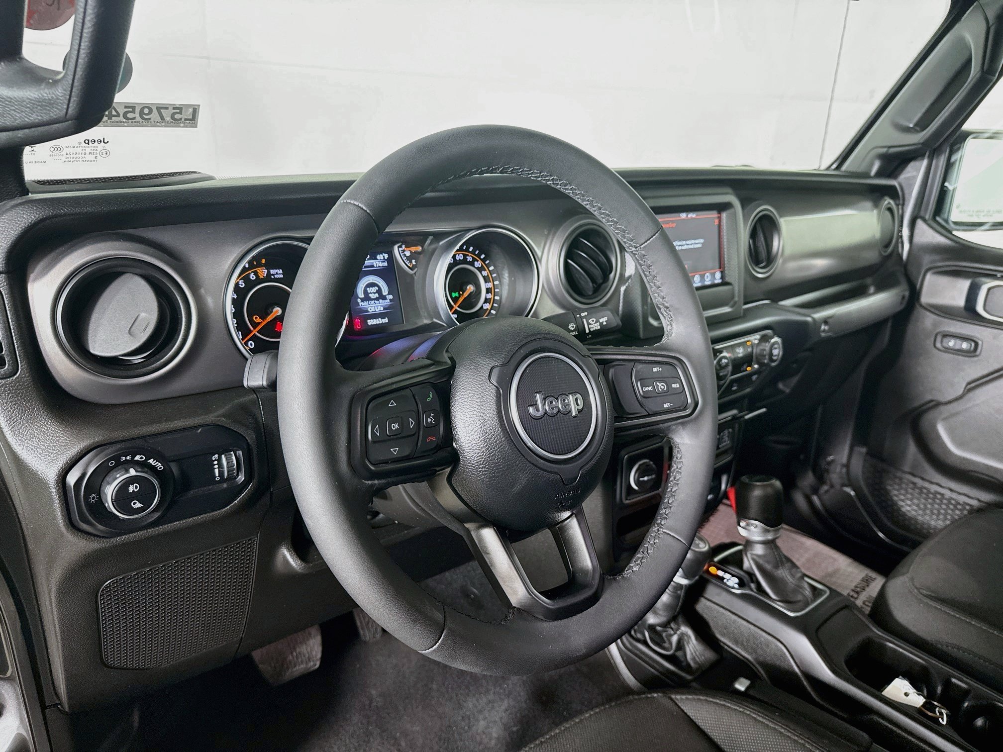 Used 2023 Jeep Gladiator Sport AWD/4WD image 8