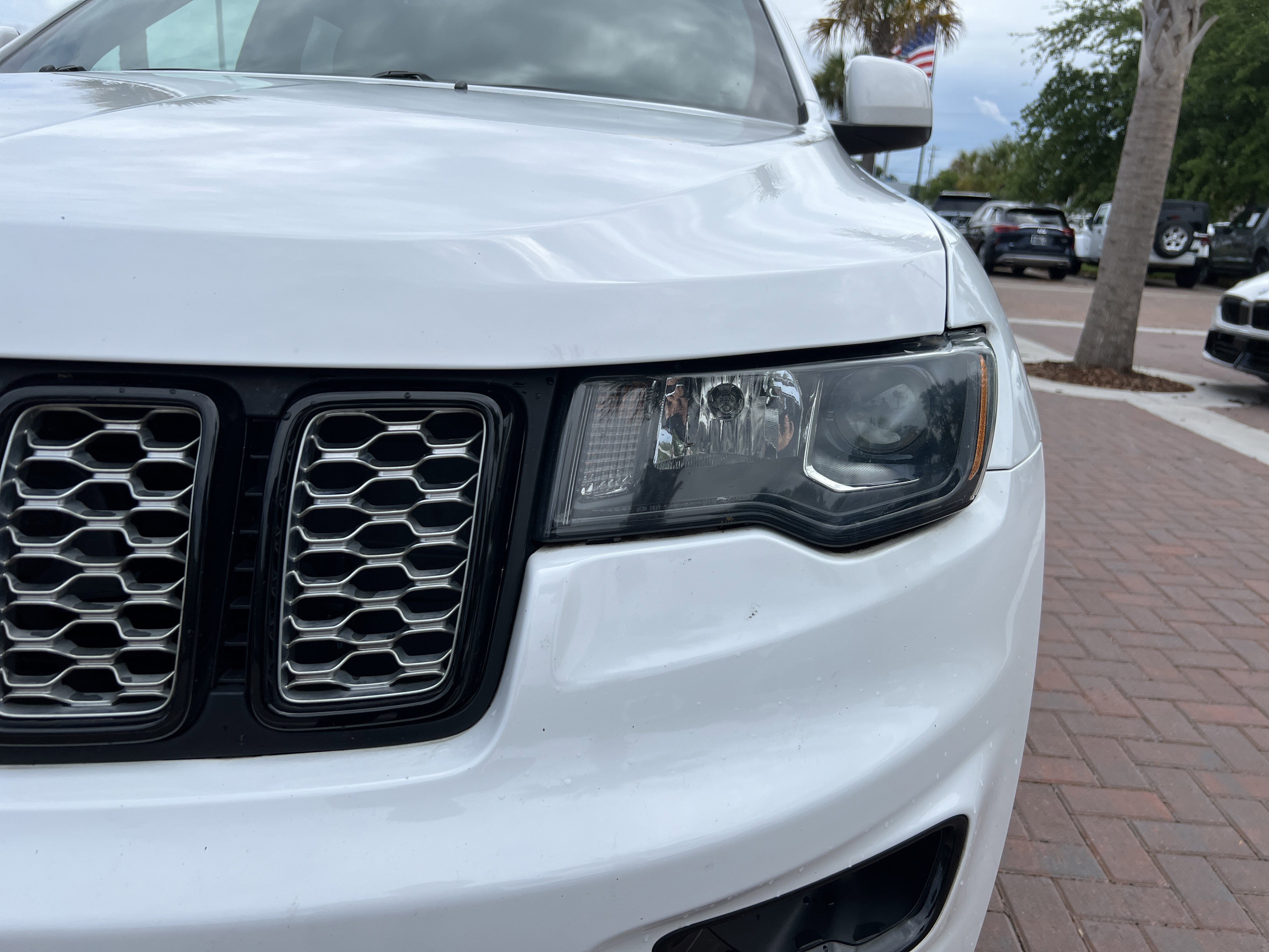 Used 2018 Jeep Grand Cherokee Altitude RWD image 6