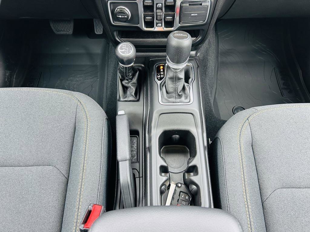 New 2025 Jeep Gladiator Sport image 22