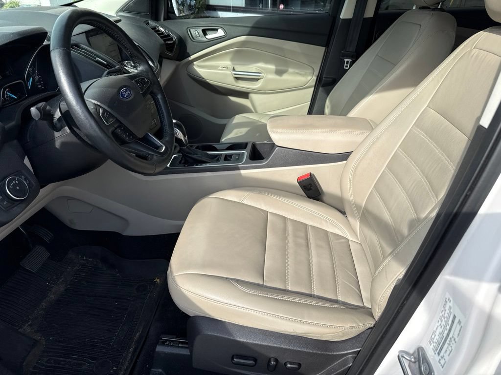 Used 2019 Ford Escape Titanium AWD/4WD image 2