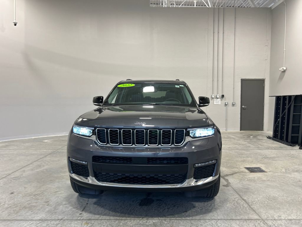 Certified 2022 Jeep Grand Cherokee L Limited w/ Trailer Tow Group (B) AWD/4WD image 3