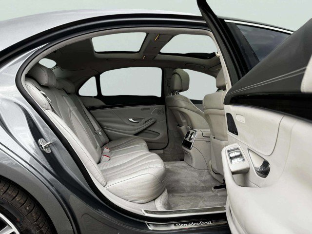 Used 2017 Mercedes-Benz S 550 Sedan image 40