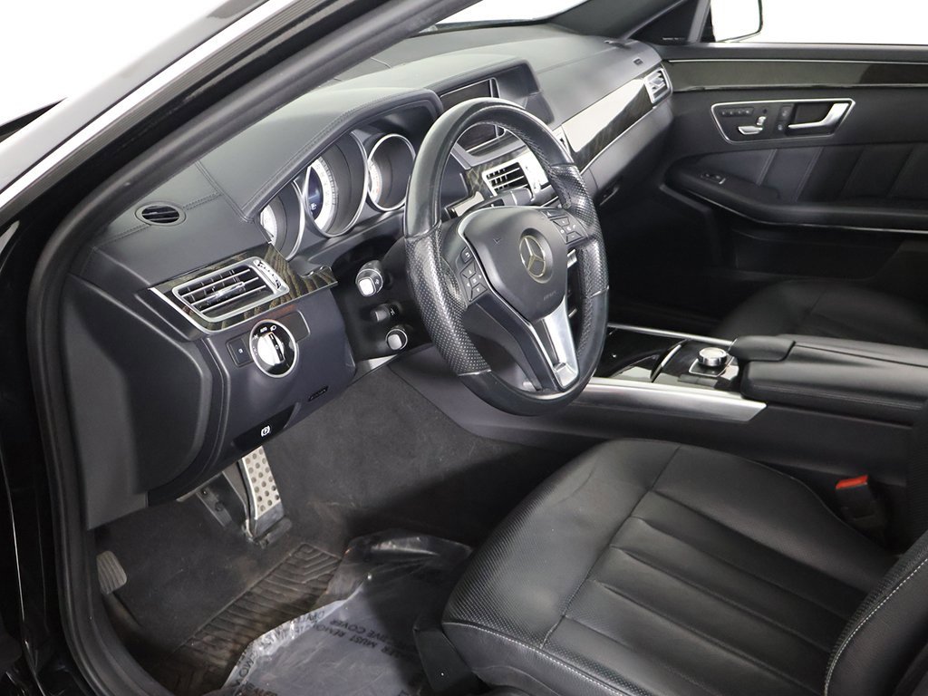 Used 2015 Mercedes-Benz E 400 4MATIC Sedan w/ Lighting Package image 24