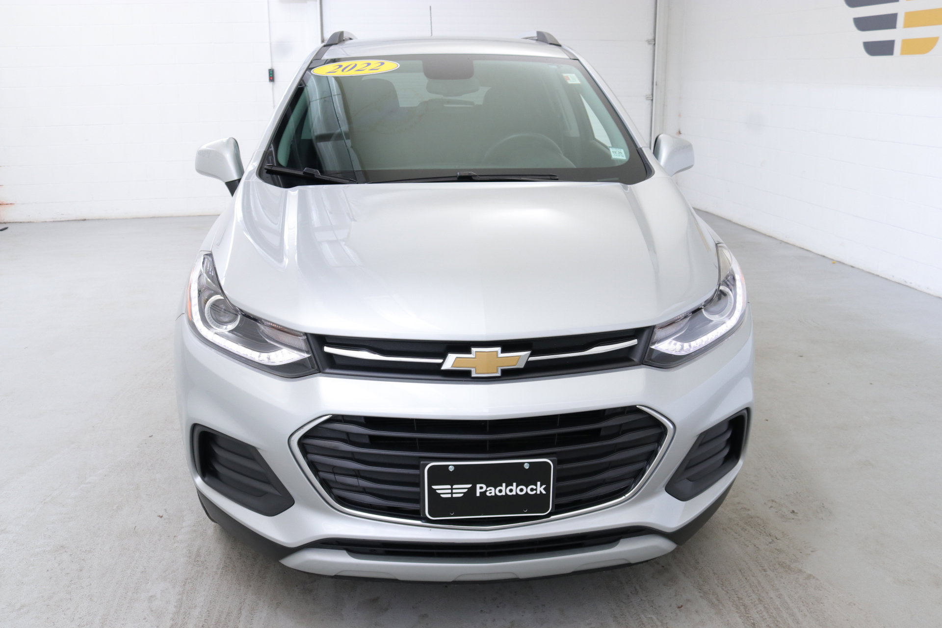 Used 2022 Chevrolet Trax LT w/ LT Convenience Package image 2
