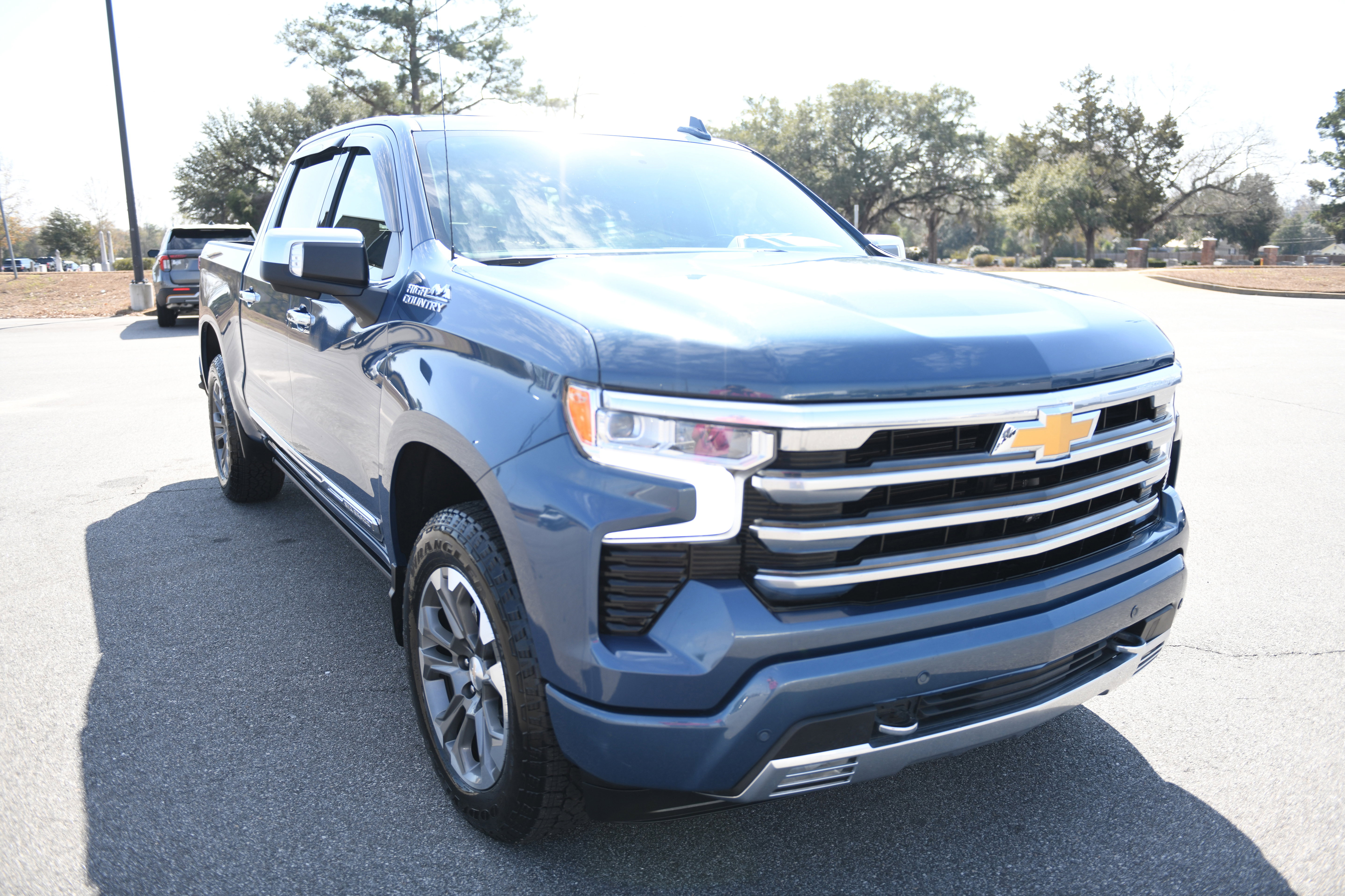 Used 2024 Chevrolet Silverado 1500 High Country w/ Technology Package image 5