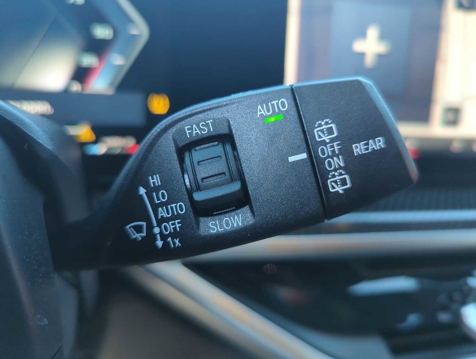 Used 2025 BMW X5 M60i w/ Climate Comfort Package image 26