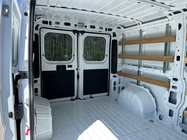 Used 2025 RAM ProMaster 2500 w/ U-Haul Equipment Group FWD image 17