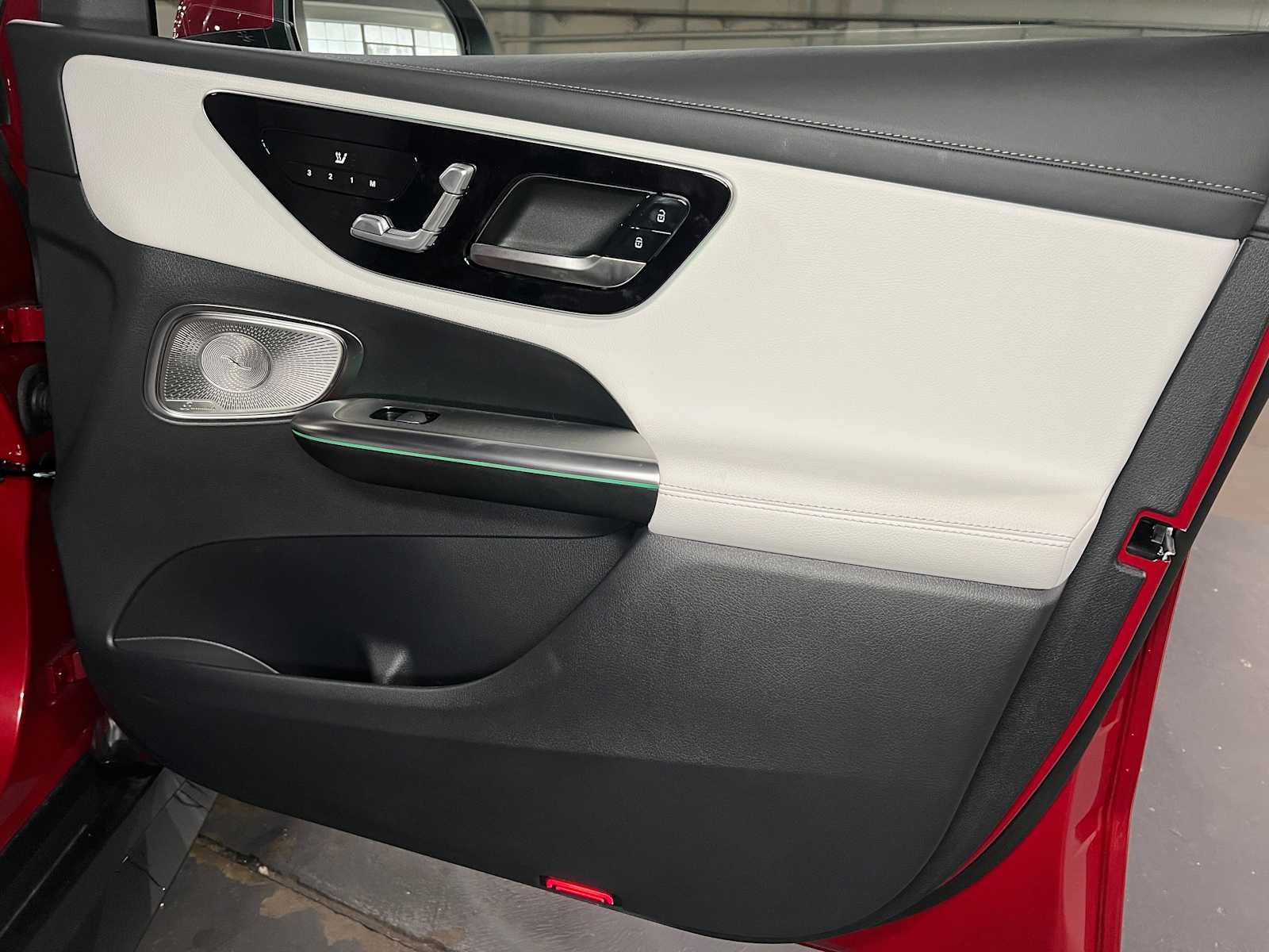 Certified 2025 Mercedes-Benz GLC 300 4MATIC image 10