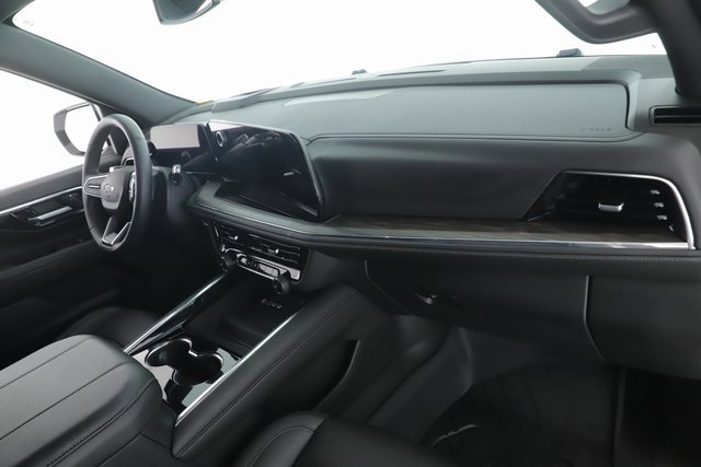 Used 2025 Chevrolet Tahoe Z71 image 30