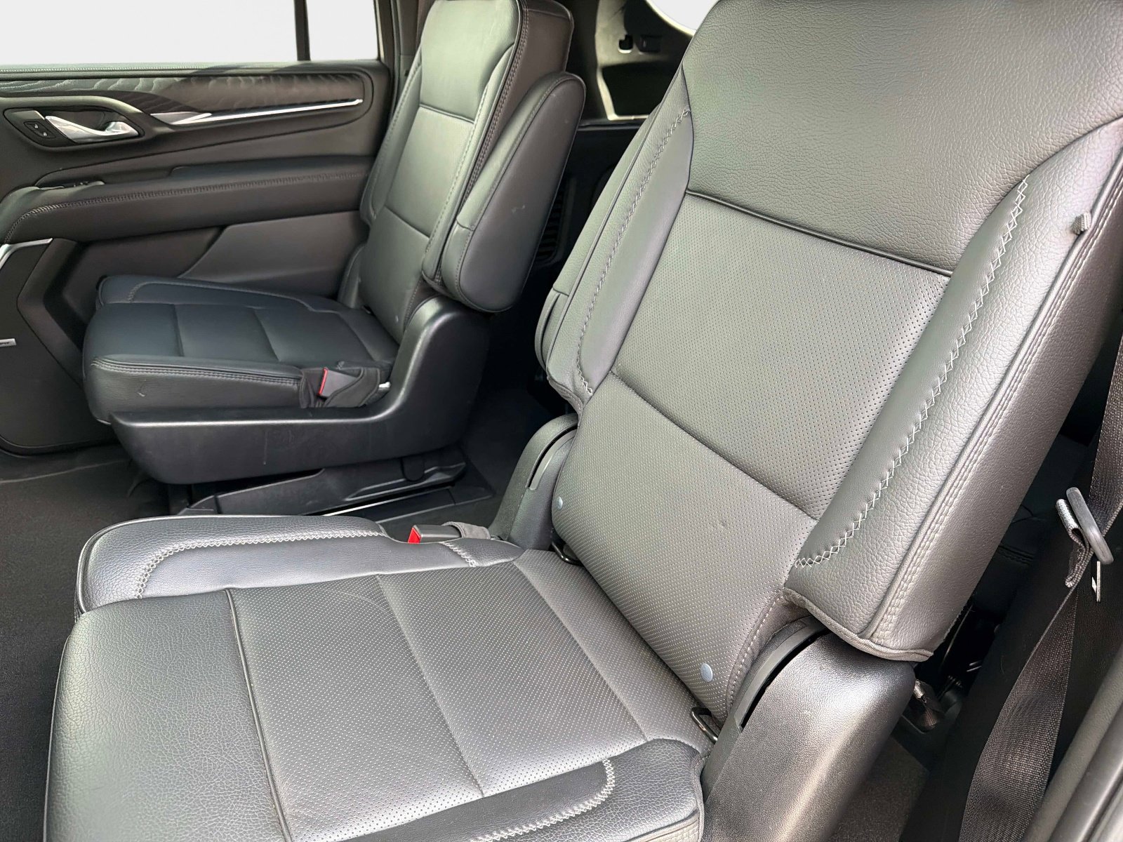 Used 2023 GMC Yukon XL Denali image 30