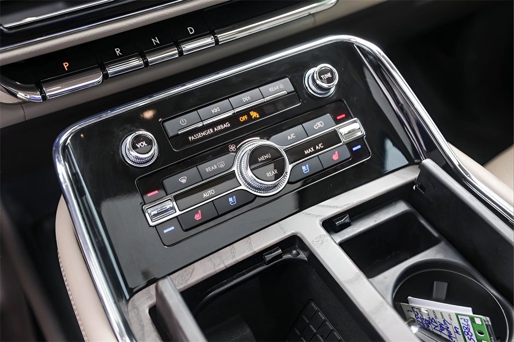 Used 2024 Lincoln Navigator Reserve image 18