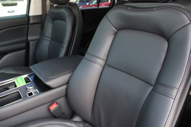 New 2026 Lincoln Aviator AWD image 6