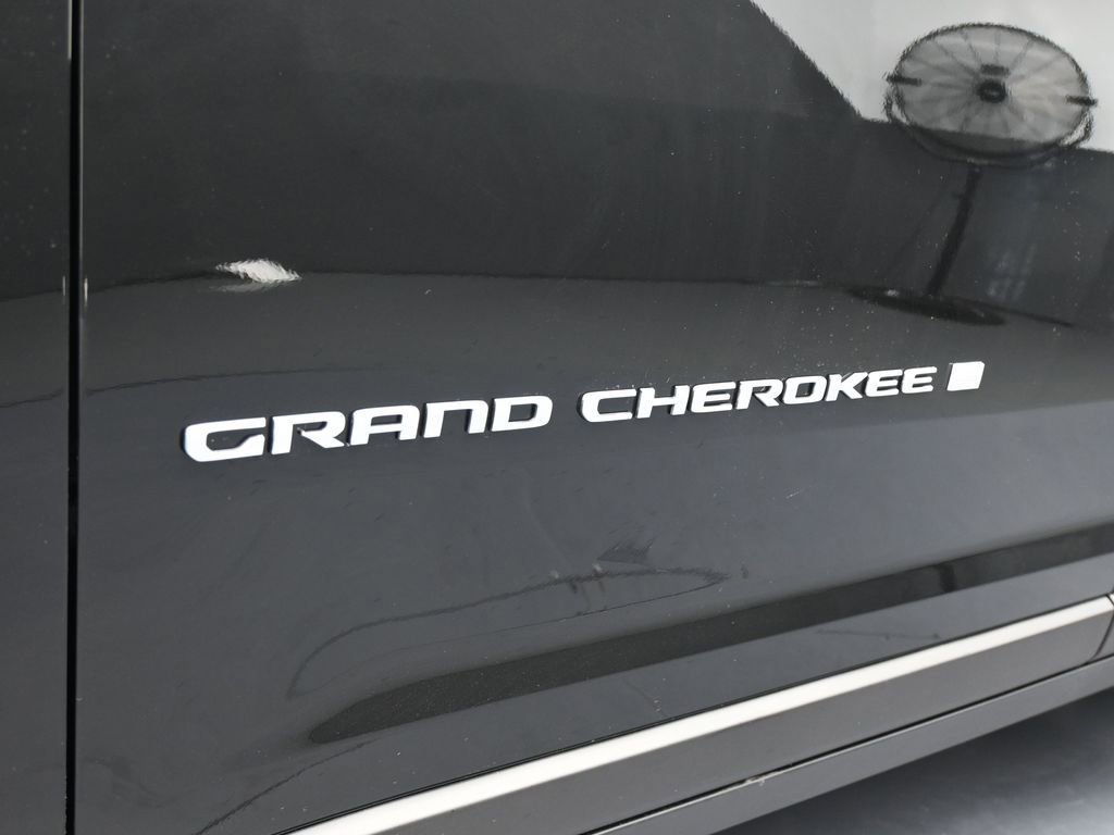 New 2026 Jeep Grand Cherokee L Laredo image 26