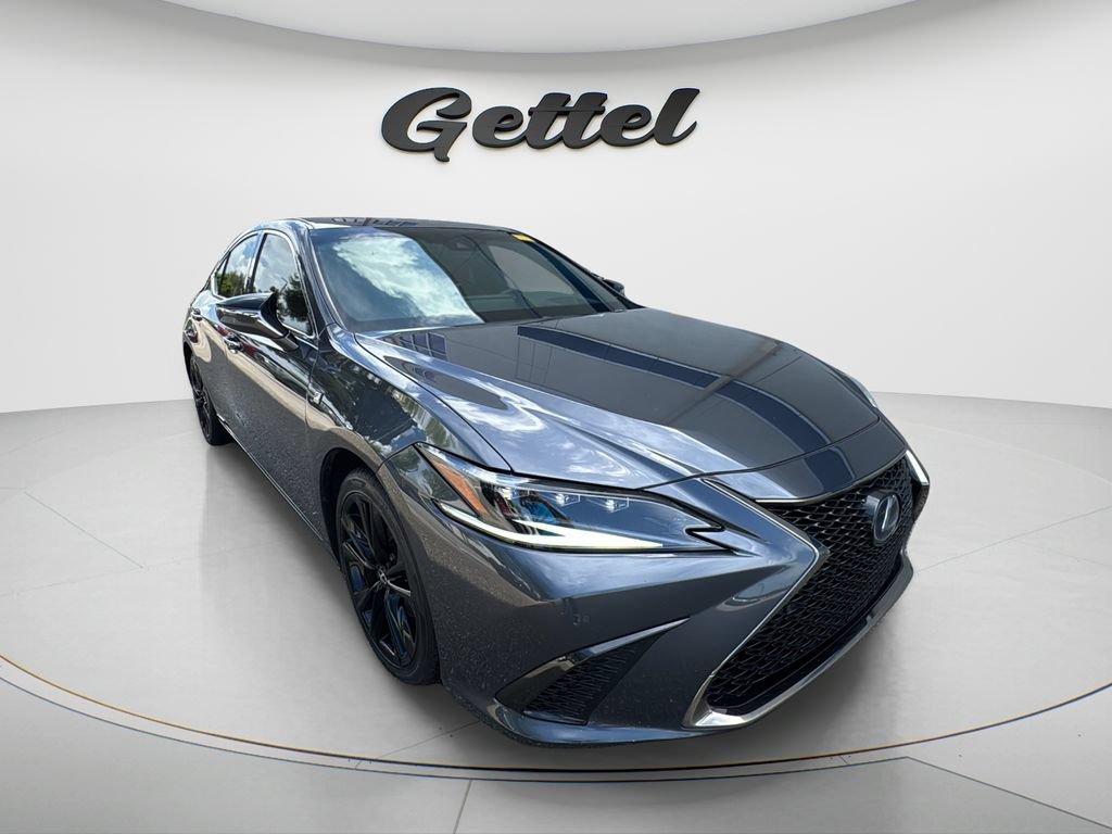 Used 2022 Lexus ES 300h F Sport w/ Accessory Package 2 FWD image 3
