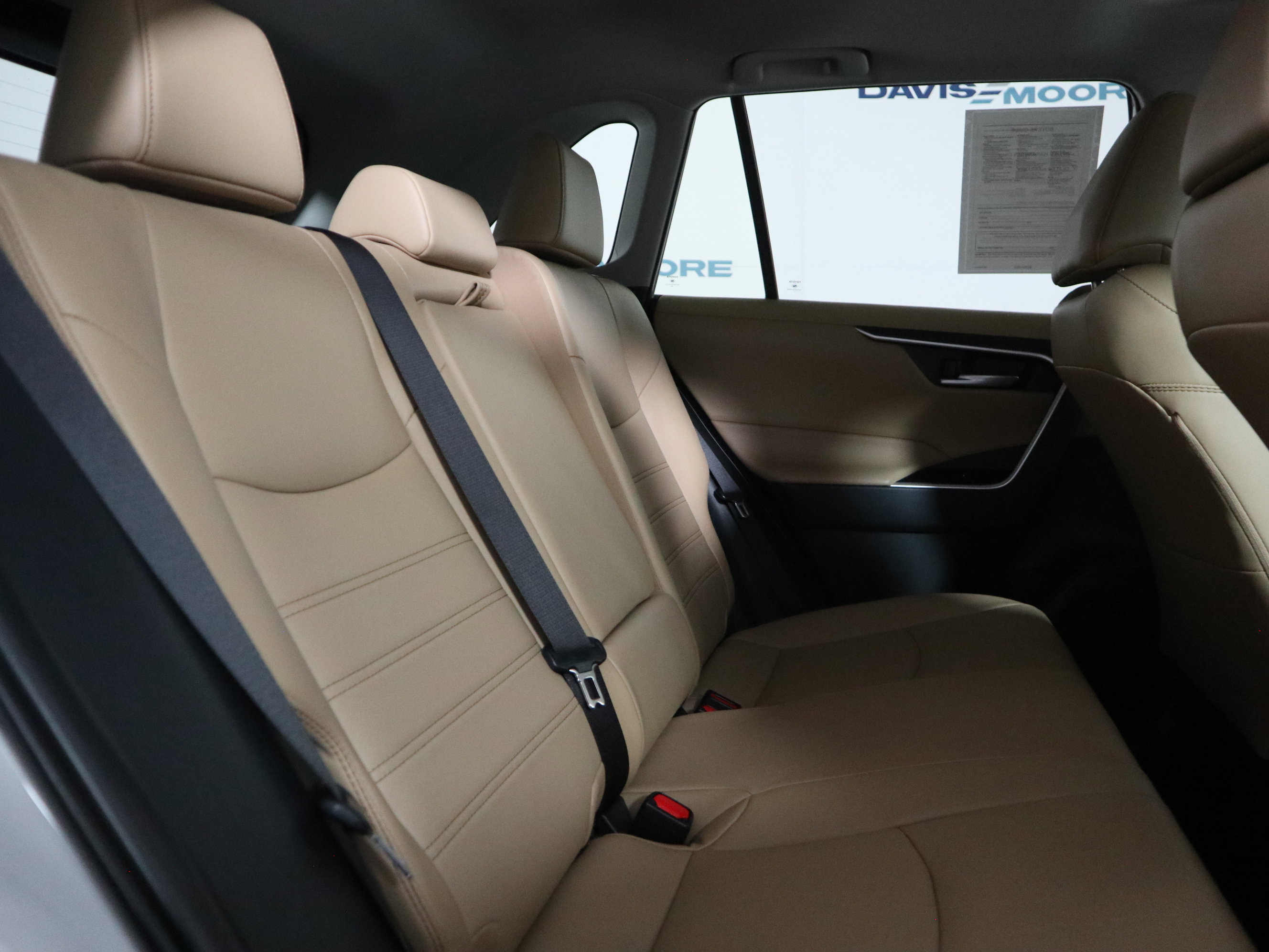 Used 2025 Toyota RAV4 XLE Premium image 22