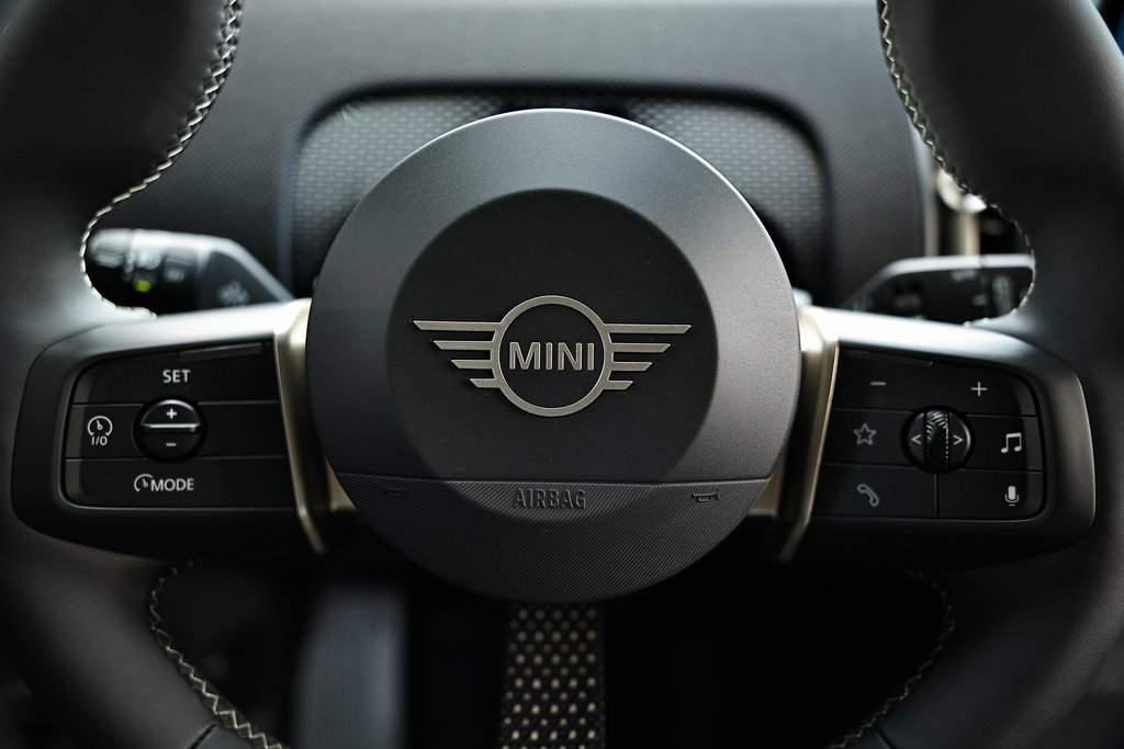 New 2025 MINI Cooper Countryman S w/ Comfort Package Max image 32