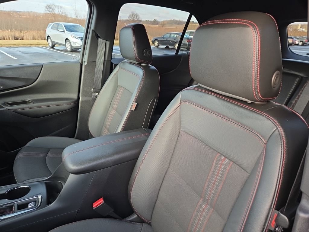 Certified 2024 Chevrolet Equinox RS w/ LPO, Floor Liner Package image 11