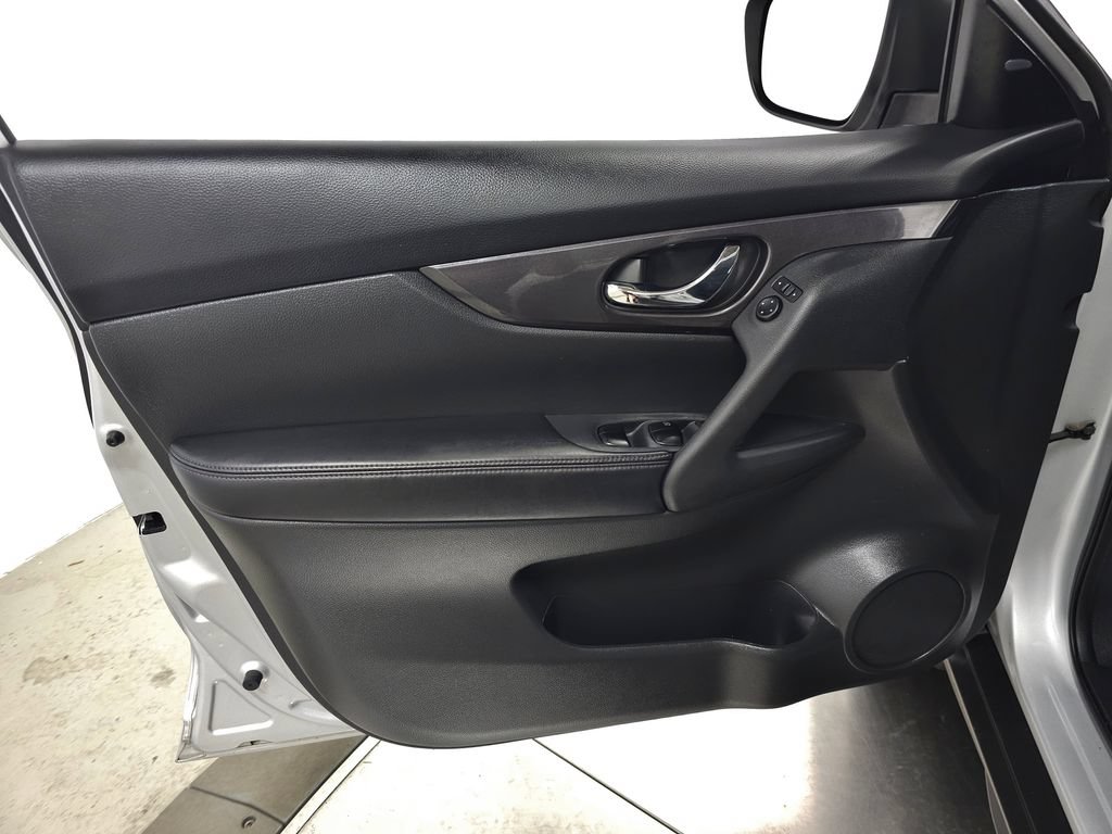Used 2018 Nissan Rogue S AWD/4WD image 11
