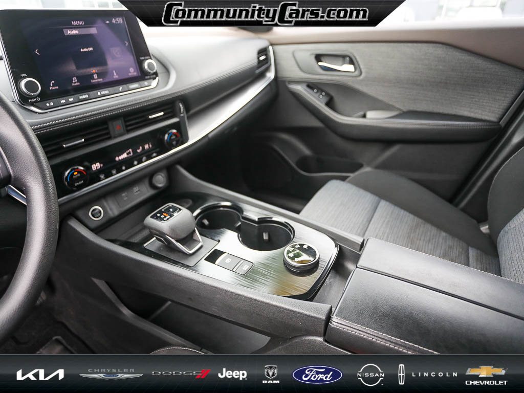 Used 2023 Nissan Rogue SV image 19