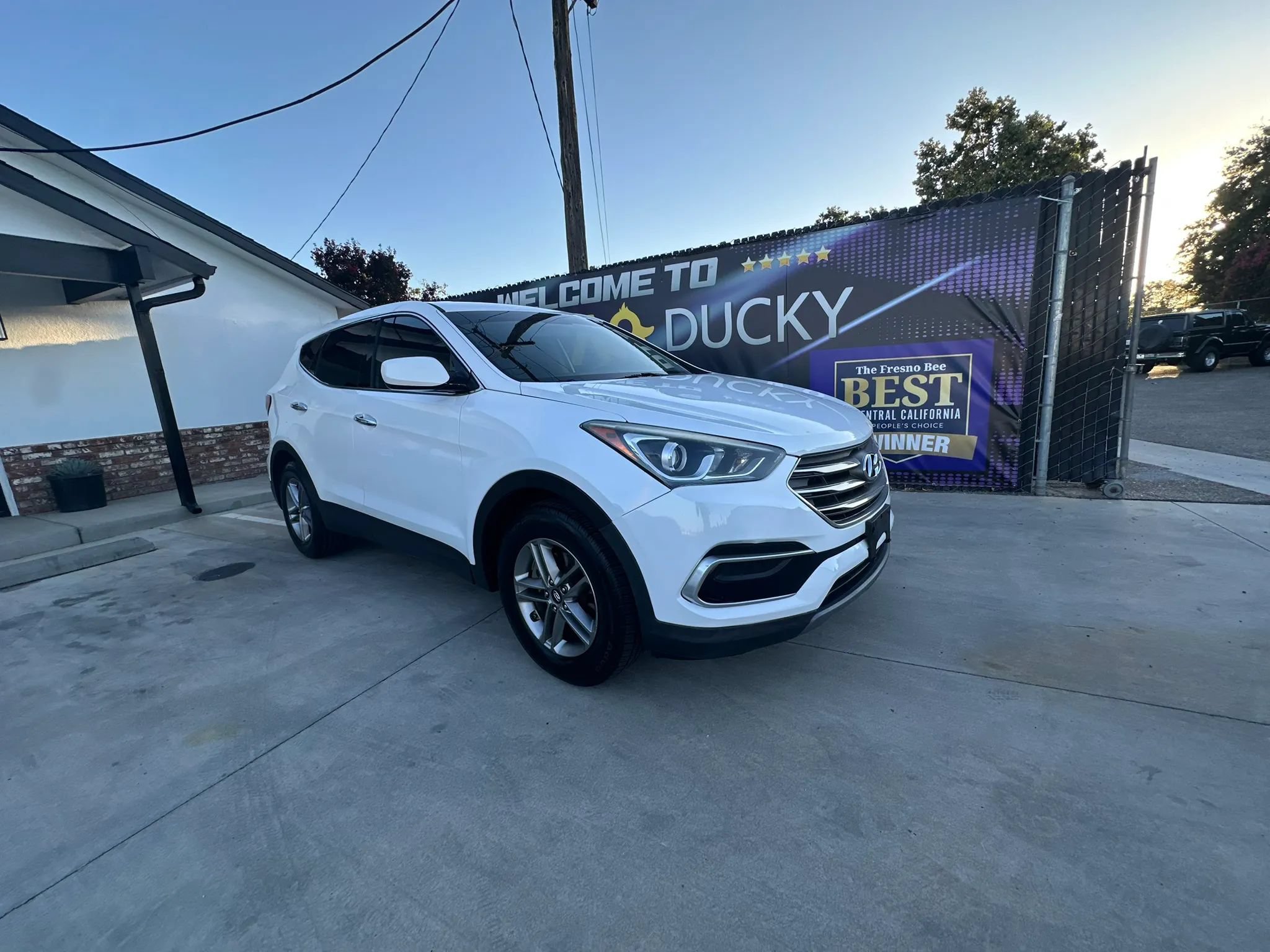 Used 2017 Hyundai Santa Fe Sport FWD image 2