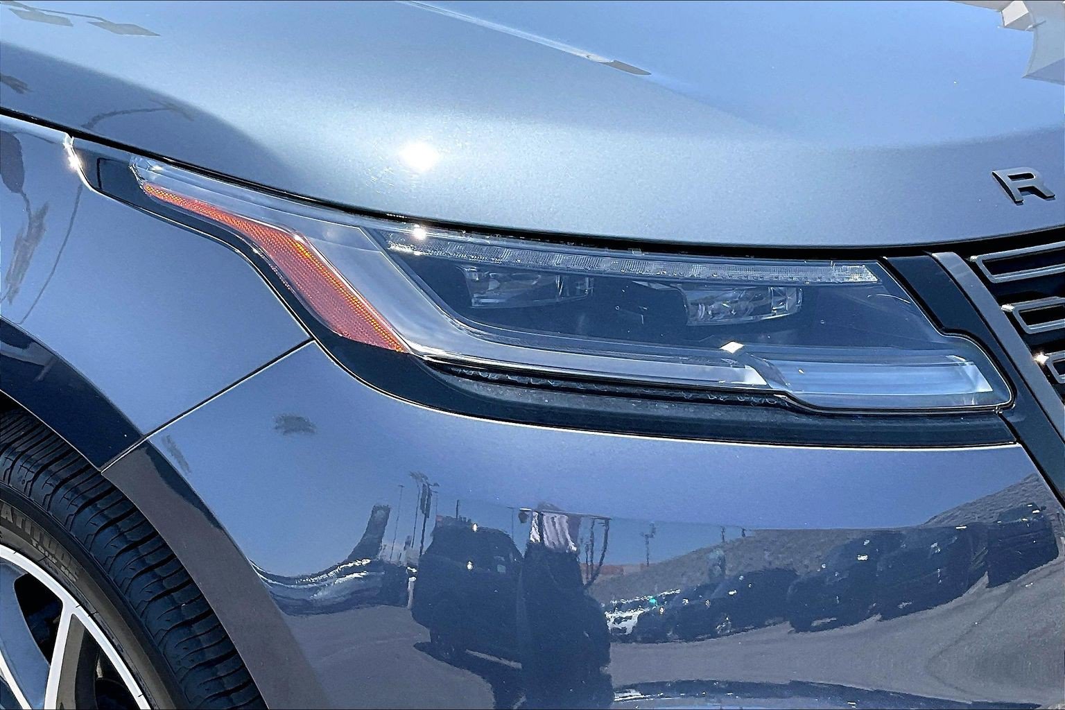 Certified 2025 Land Rover Range Rover Velar Dynamic SE AWD/4WD image 25