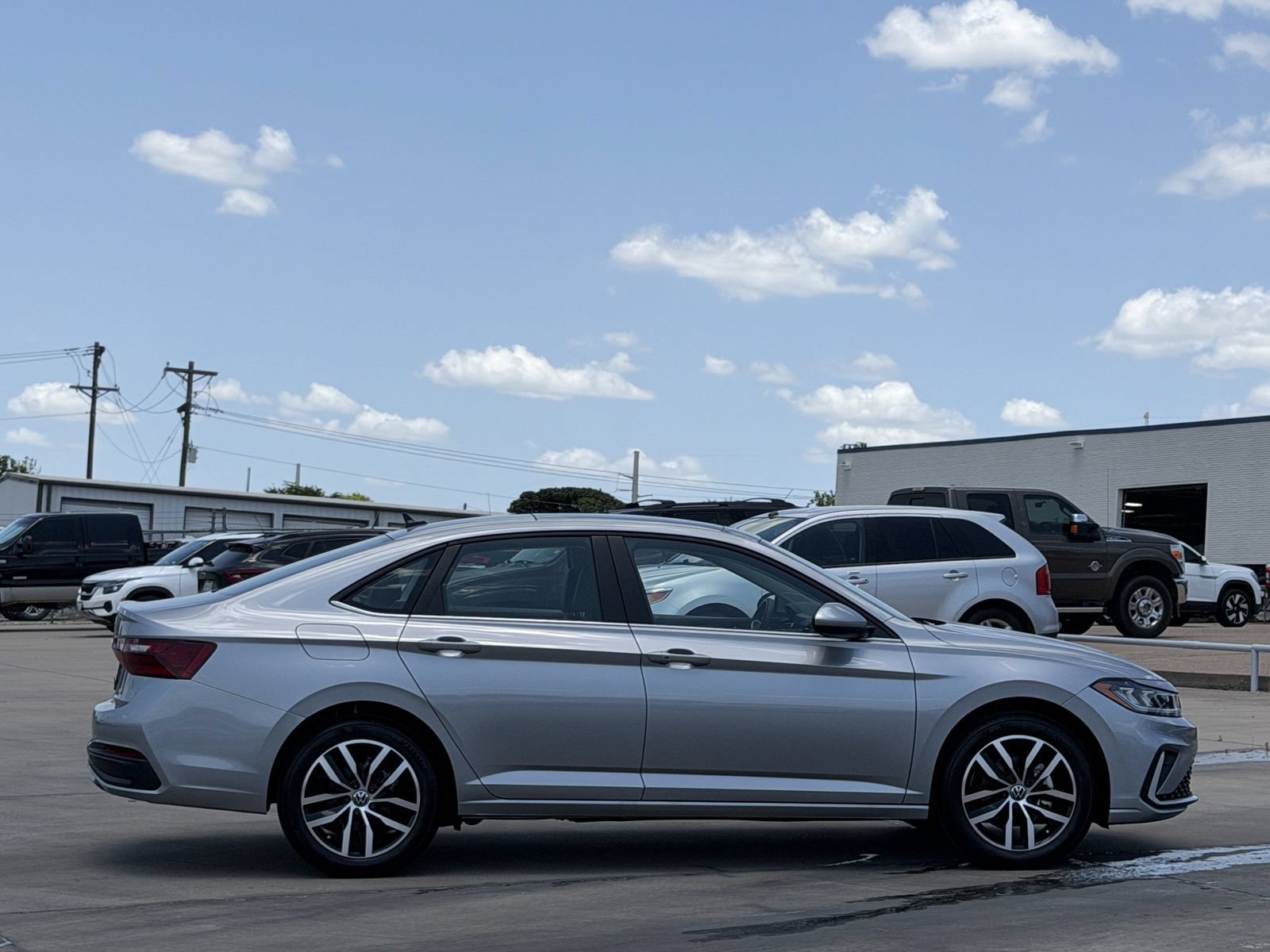 New 2026 Volkswagen Jetta SE FWD video 3