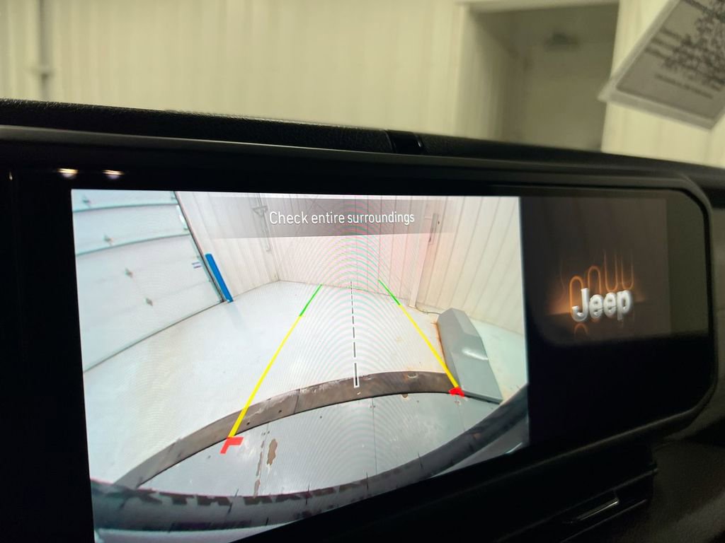 Used 2025 Jeep Wrangler Sport S image 15