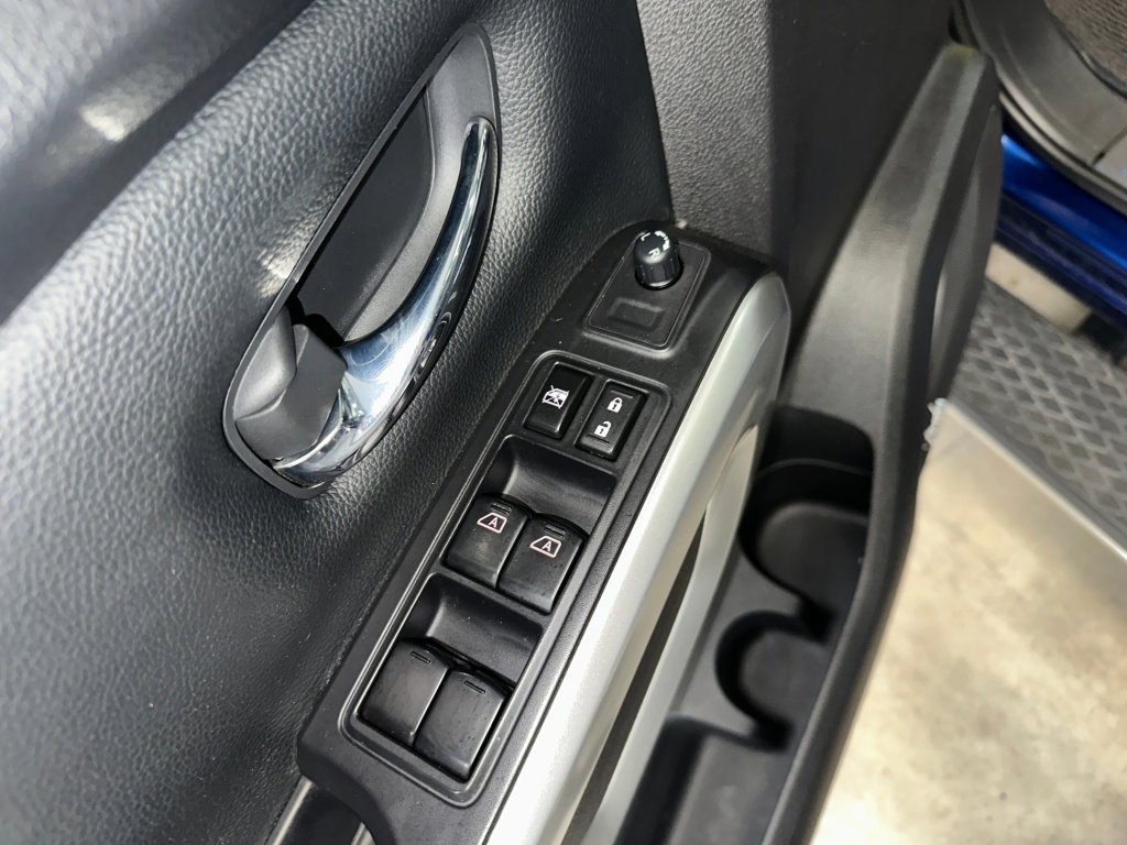 Used 2021 Nissan Titan SL w/ Moonroof Package image 7