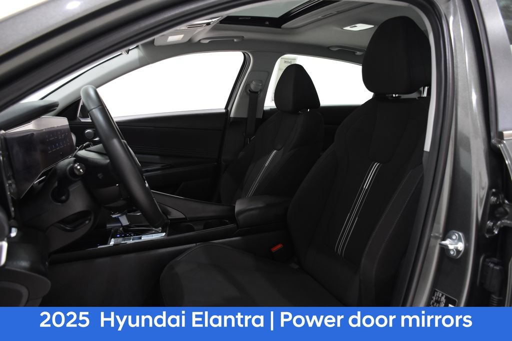 Certified 2025 Hyundai Elantra SEL FWD image 22