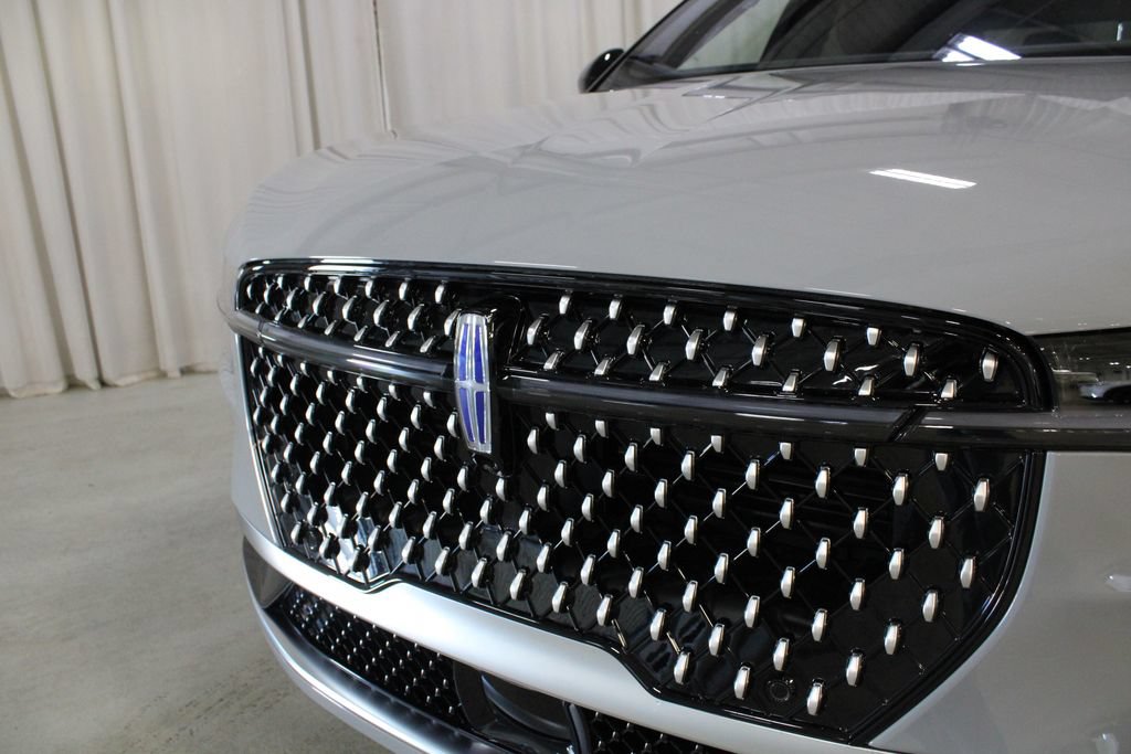 New 2026 Lincoln Nautilus Reserve AWD/4WD image 34