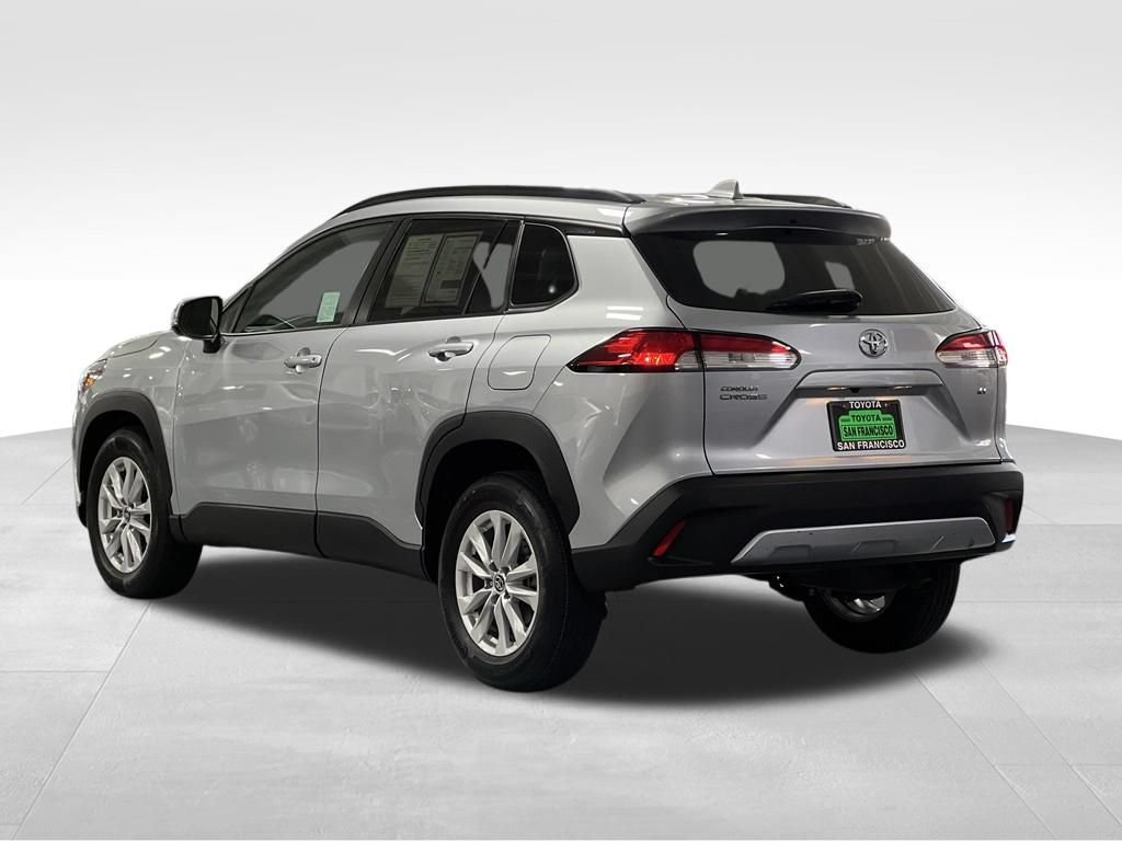 Certified 2023 Toyota Corolla Cross LE FWD image 3