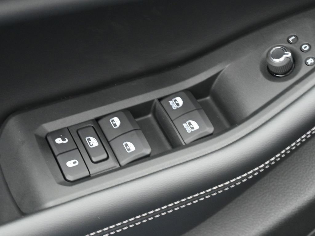 New 2025 Jeep Grand Cherokee L Limited w/ Black Appearance Package image 21