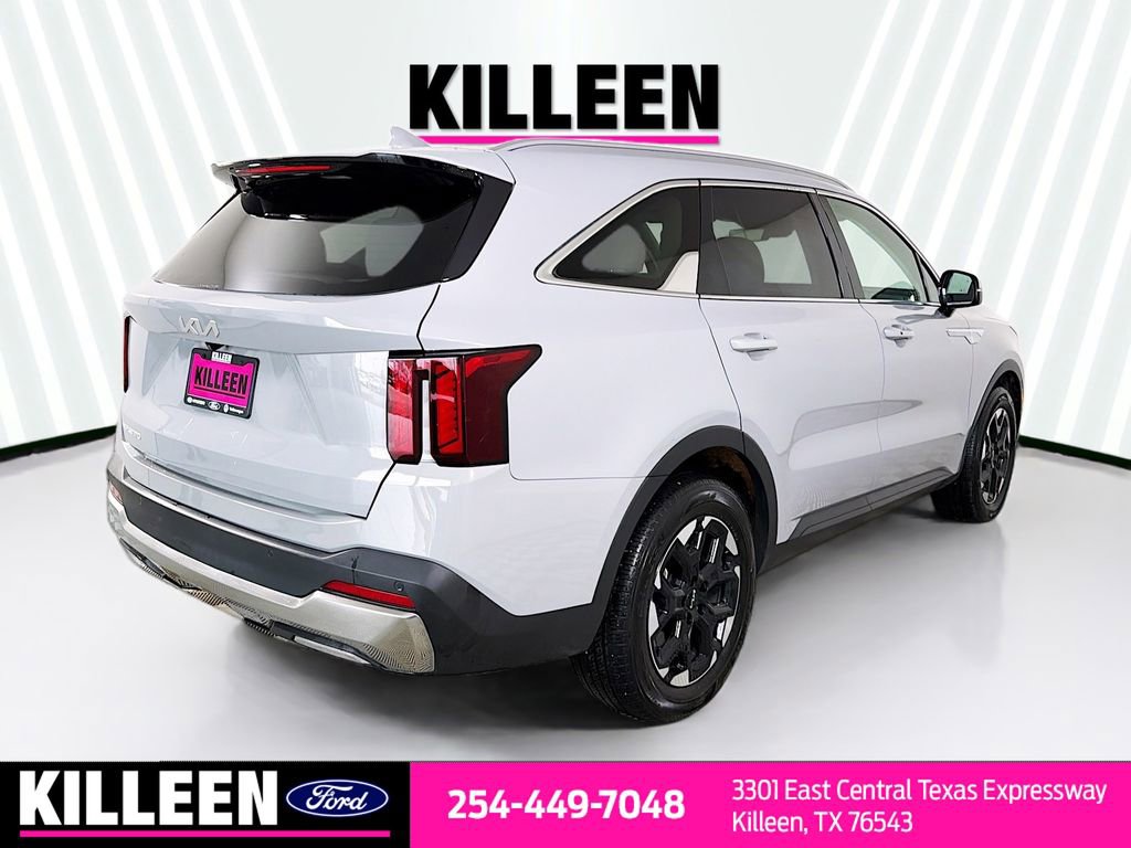 Used 2025 Kia Sorento S image 8