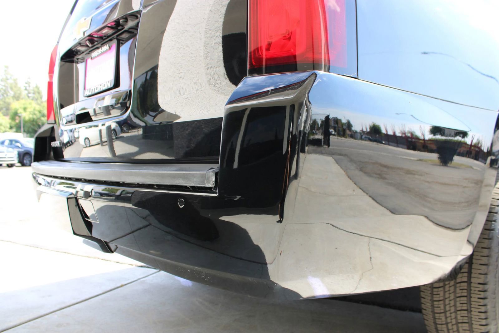 Used 2019 Chevrolet Suburban LT image 10