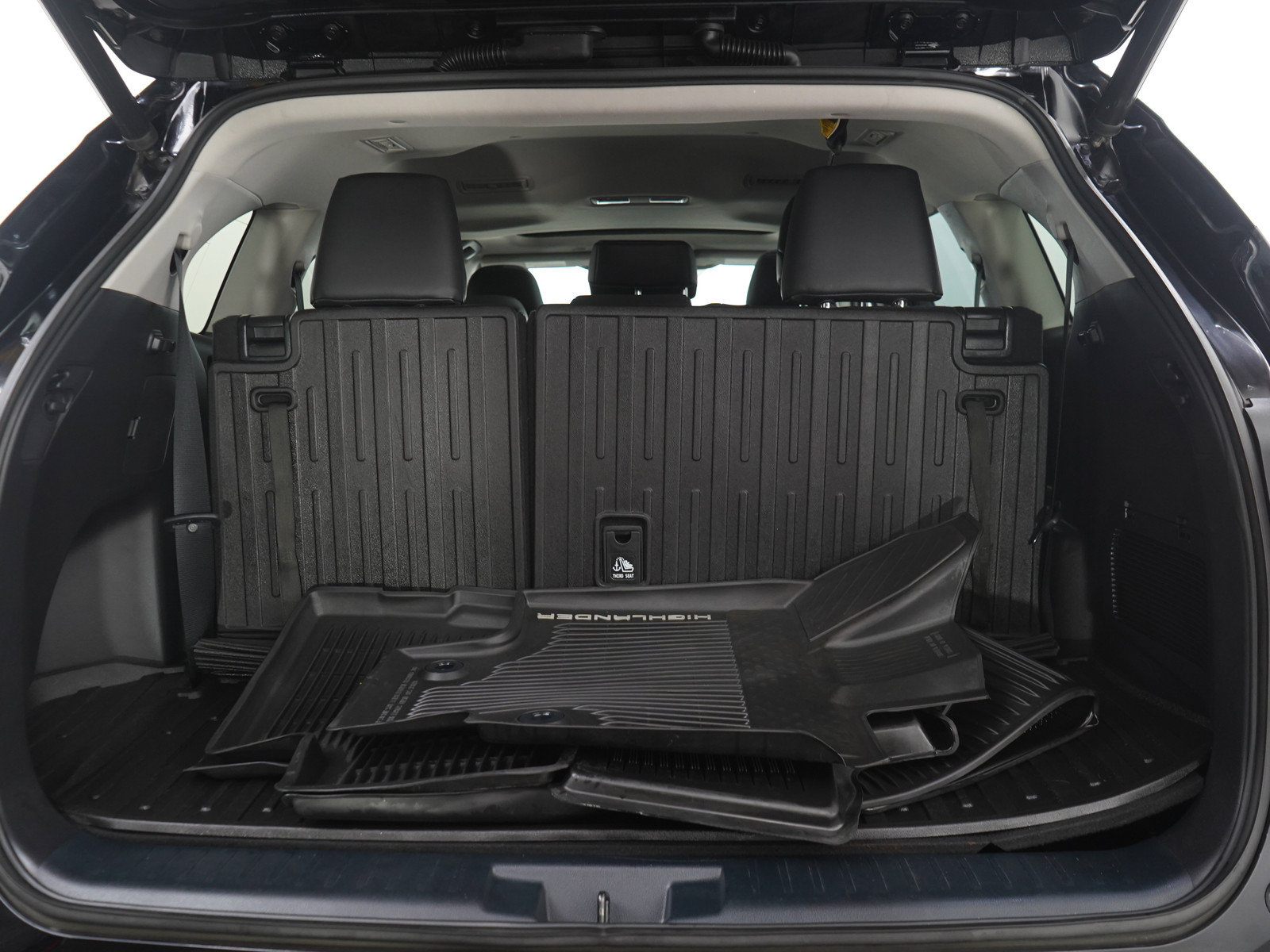 Used 2020 Toyota Highlander XLE AWD/4WD image 9