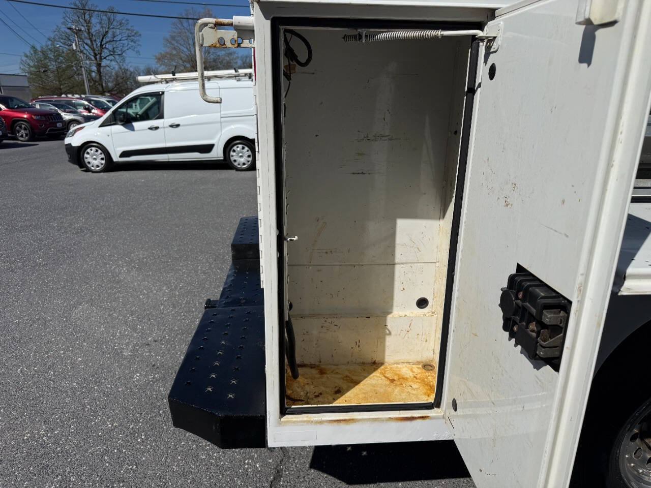 Used 2010 Chevrolet Express 3500 RWD image 34