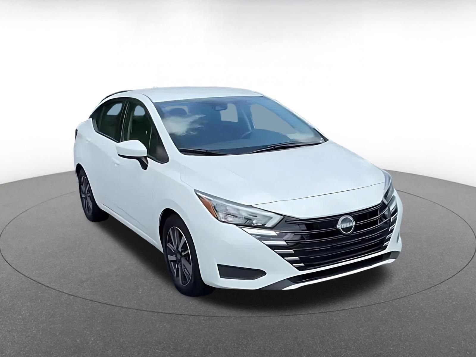 Used 2025 Nissan Versa SV FWD image 3