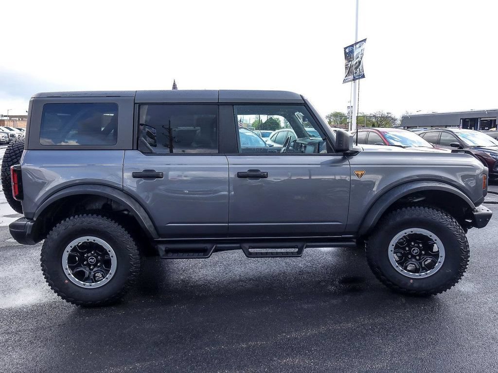 Used 2024 Ford Bronco Badlands w/ Sasquatch Package AWD/4WD image 8