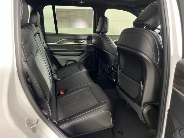 New 2026 Jeep Grand Cherokee Altitude AWD/4WD image 12