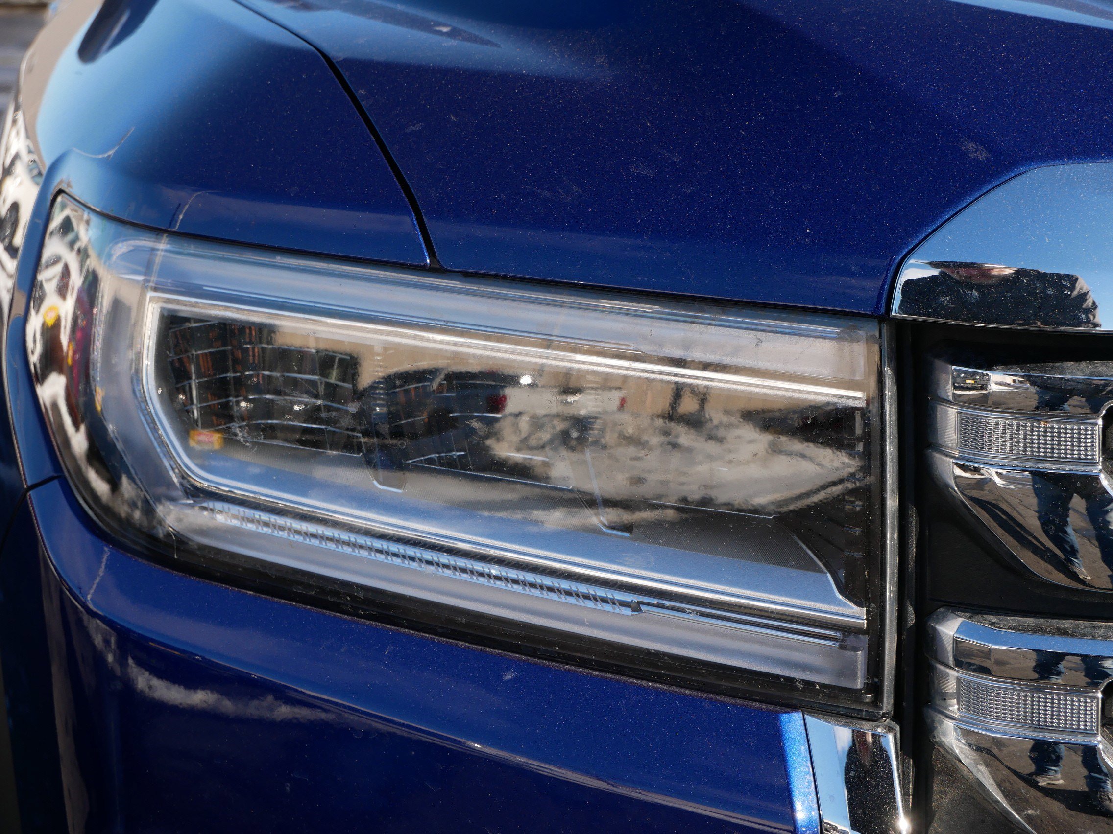 Used 2023 GMC Acadia SLT w/ Technology Package image 16