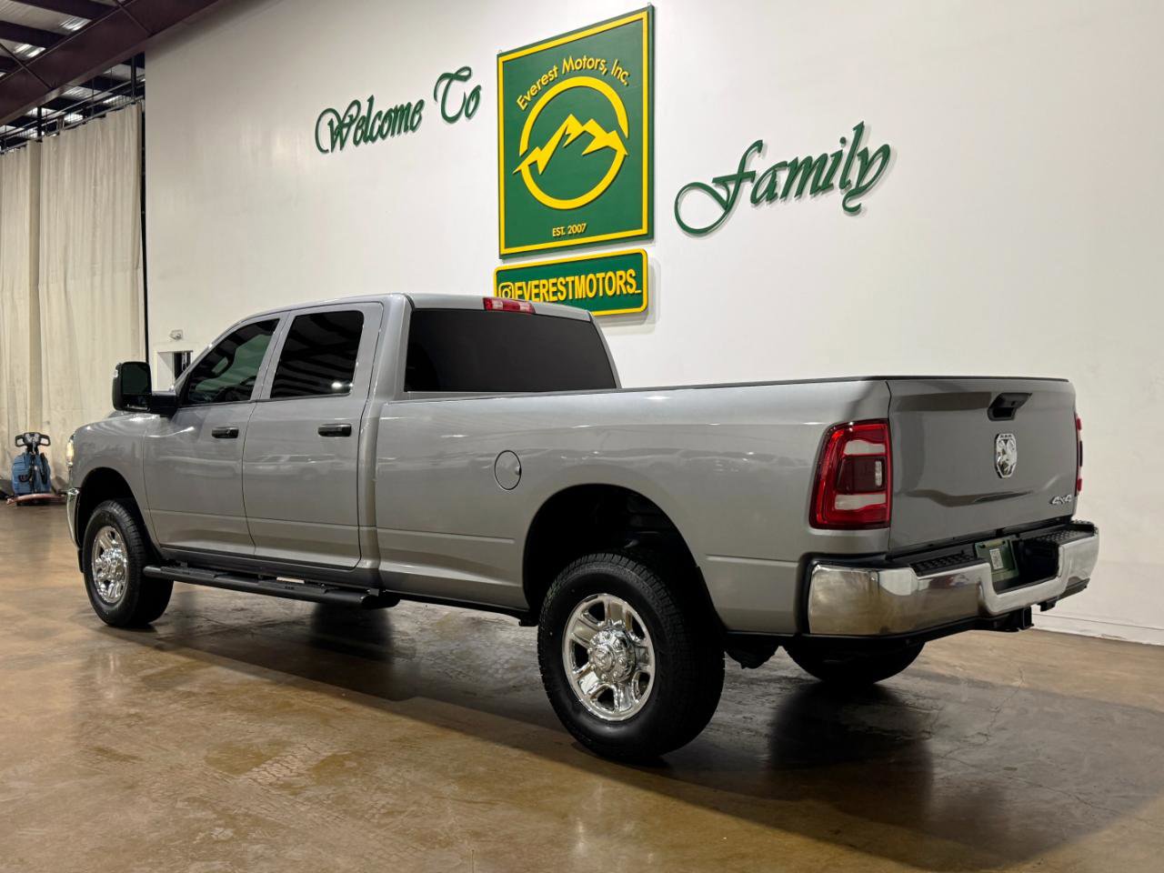Used 2023 RAM 2500 Tradesman w/ Safety Group AWD/4WD image 6