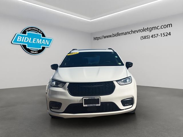 Used 2025 Chrysler Pacifica Limited FWD video 2