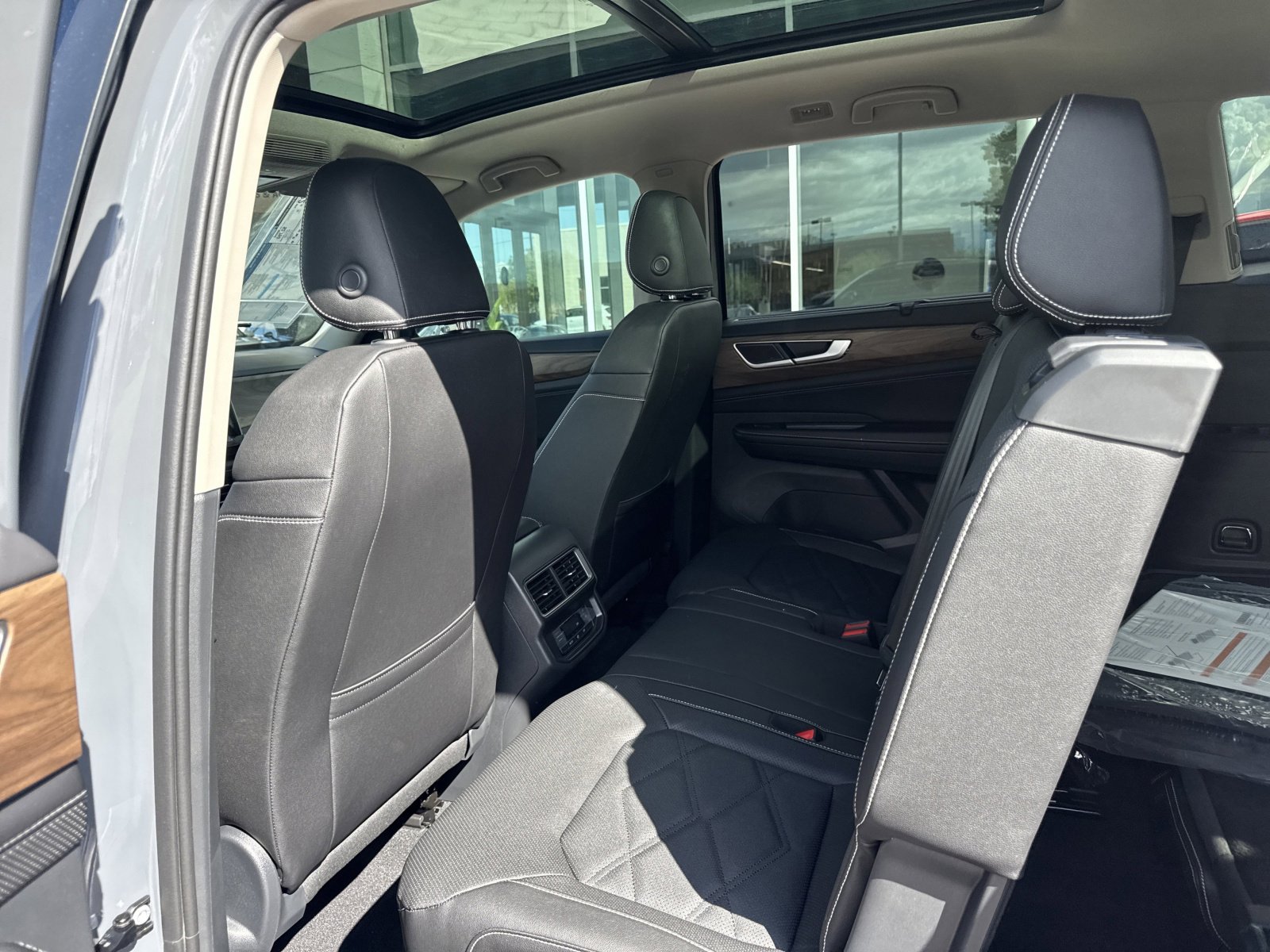 New 2026 Volkswagen Atlas SE image 19