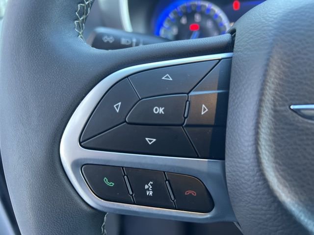 Used 2022 Chrysler Pacifica Touring-L image 28